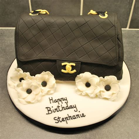 gateau chanel sac|Plus de 100 idées de gâteaux Chanel tendance pour la.